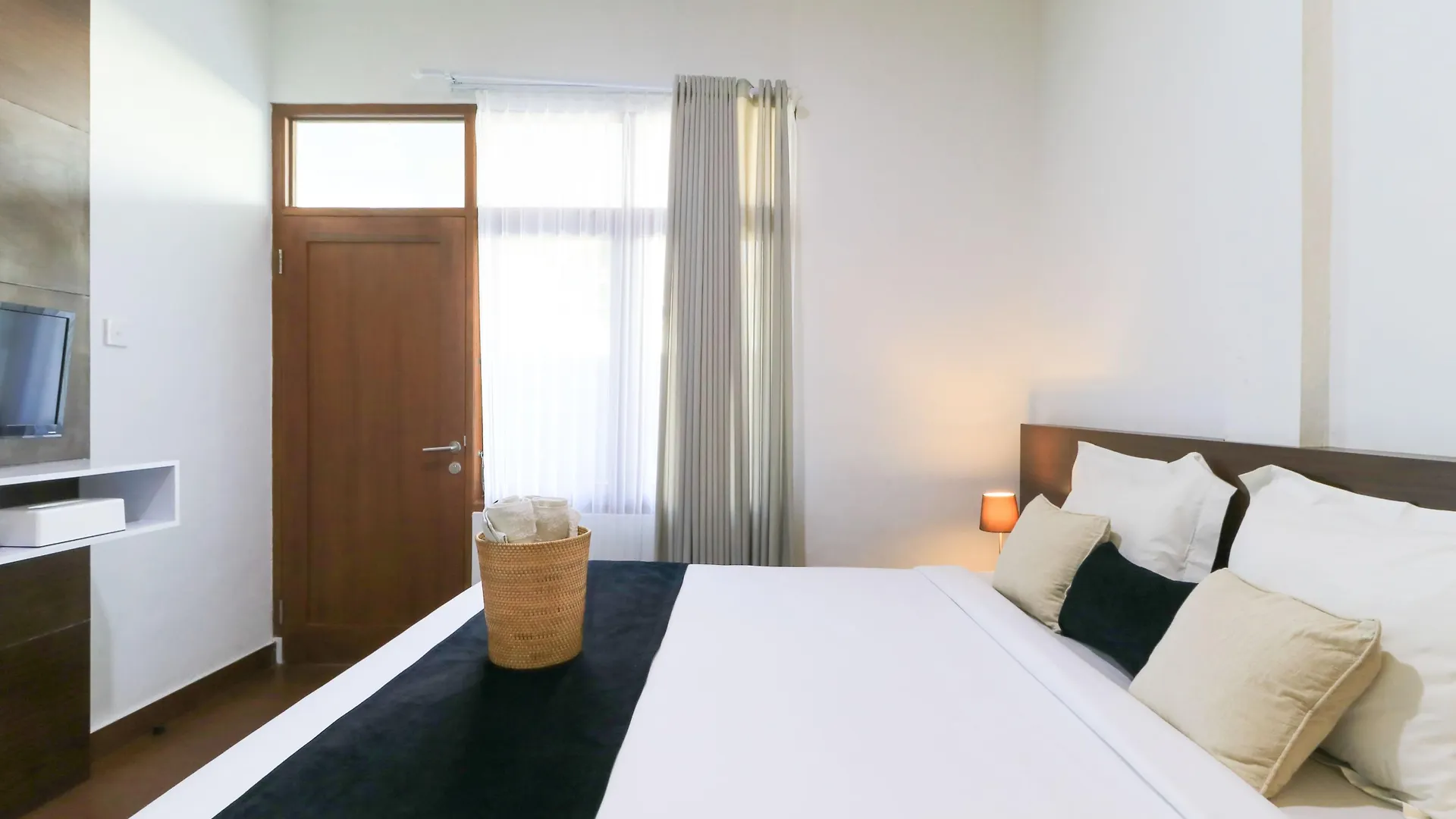 Kak Garden Inn Kuta  Guest house