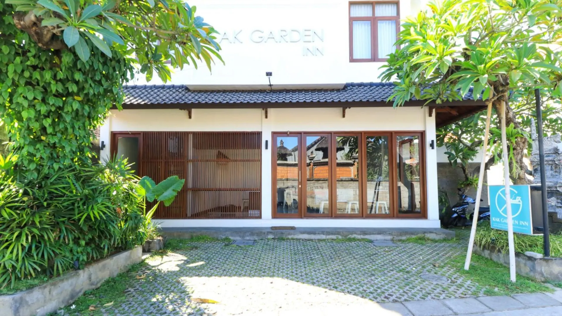 Guest house Kak Garden Inn Kuta